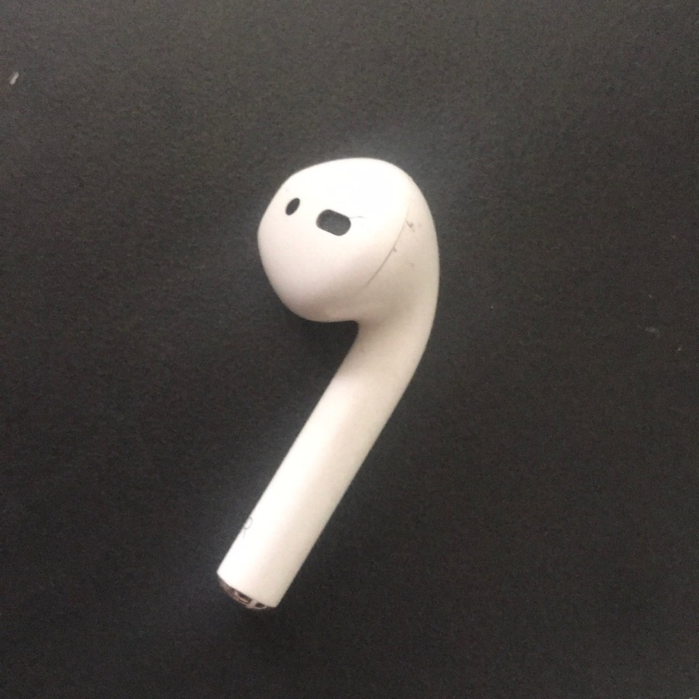 AirPod- right ear